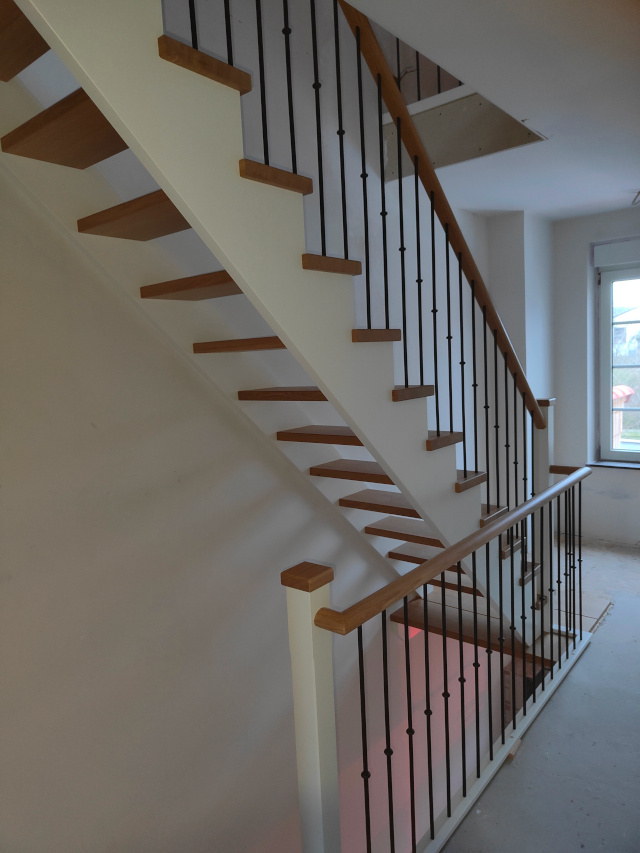 Escalier crémaillère en chêne